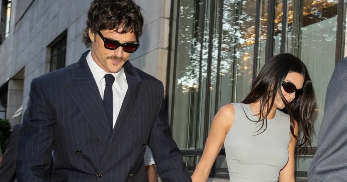 Kendall Jenner dan Jacob Elordi Gandengan Tangan di London
