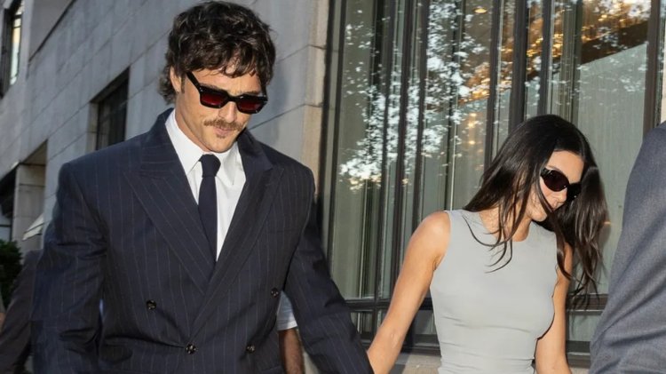 Kendall Jenner dan Jacob Elordi Gandengan Tangan di London