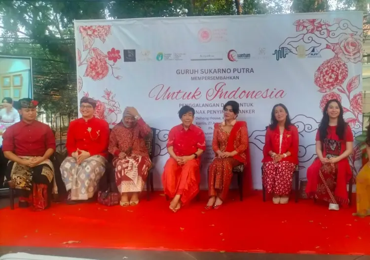 Konferensi Pers Guruh Sukarno Putra Mempersembahkan untuk Indonesia