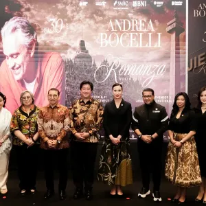 Konferensi Pers tur Andrea Bocelli di Candi Borobudur