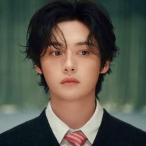 Lee Know Stray Kids Donasikan Rp1,2 Miliar untuk Korban Banjir Nepal