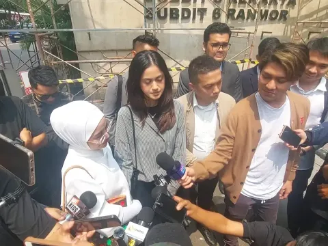 Lesti Kejora_Asila Maisa_Rizky Billar usai pemeriksaan di Polda Metro Jaya