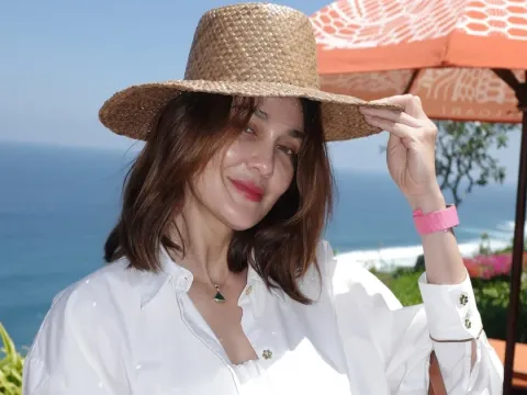 Luna maya hamil