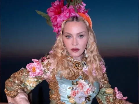Madonna Ulang Tahun 68