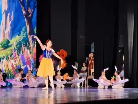 Marlupi dance academy snow white Marlupi dance academy snow white