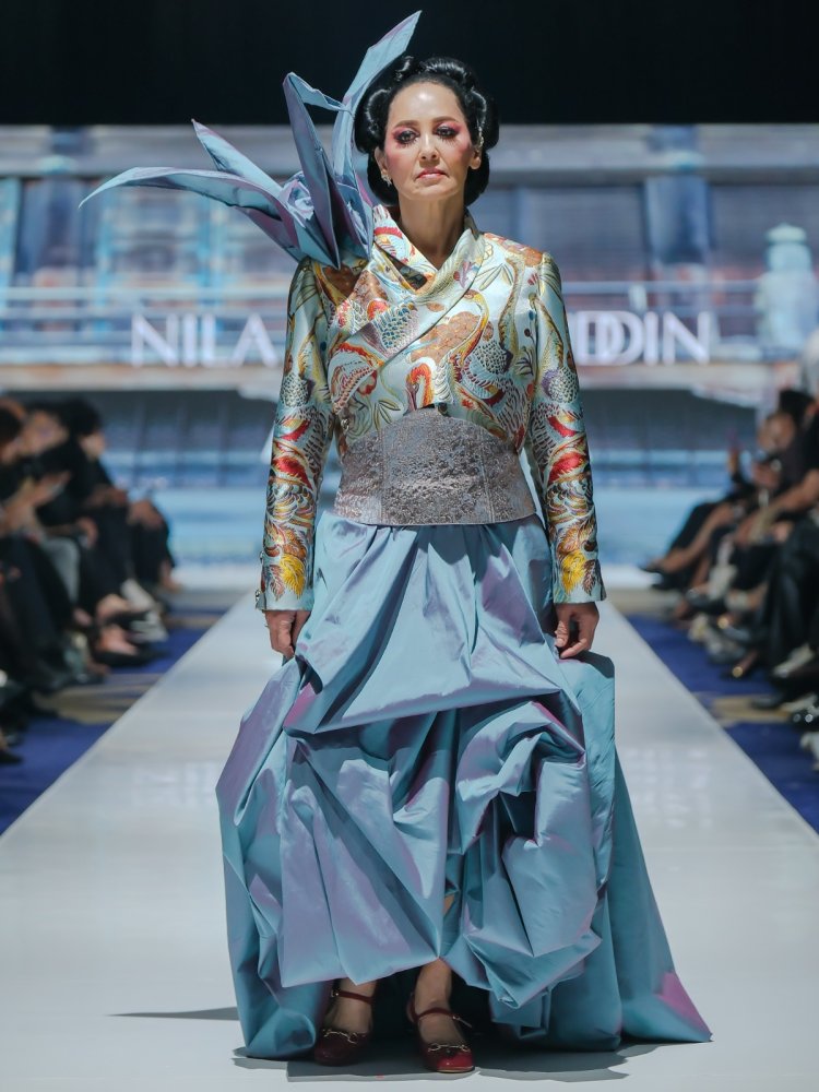 Meriam Bellina (2) Meriam Bellina menjadi model di peragaan busana Nila Baharuddin. Foto: Dok. Instagram @albertyang.official