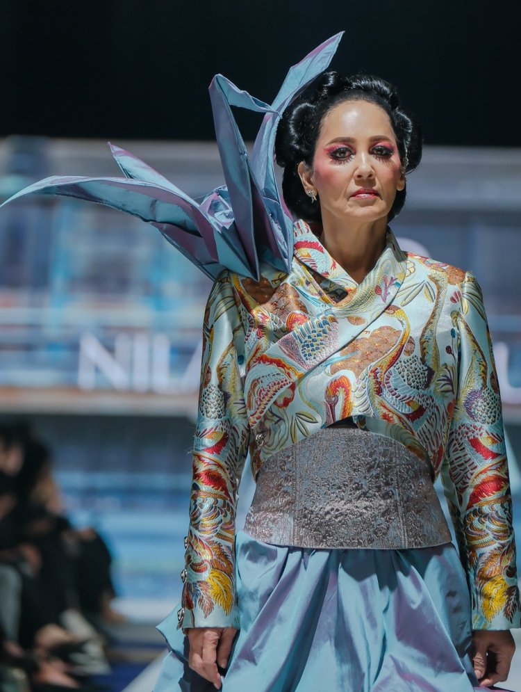Meriam Bellina Detail busana Meriam Bellina yang dihiasi detail origami. Foto: Dok. Instagram @albertyang.official