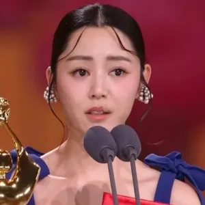 Michelle wai hundred flowers awards