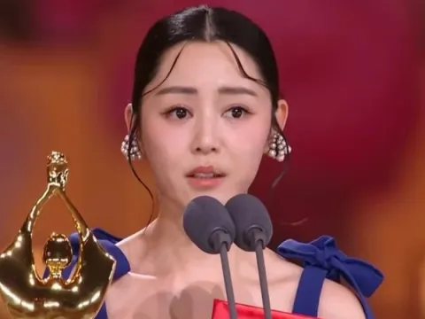 Michelle wai hundred flowers awards