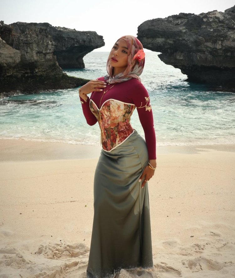 Oklin Fia Penampilan Oklin Fia yang memicu kontroversi. Foto: Dok. Instagram @oklinfia
