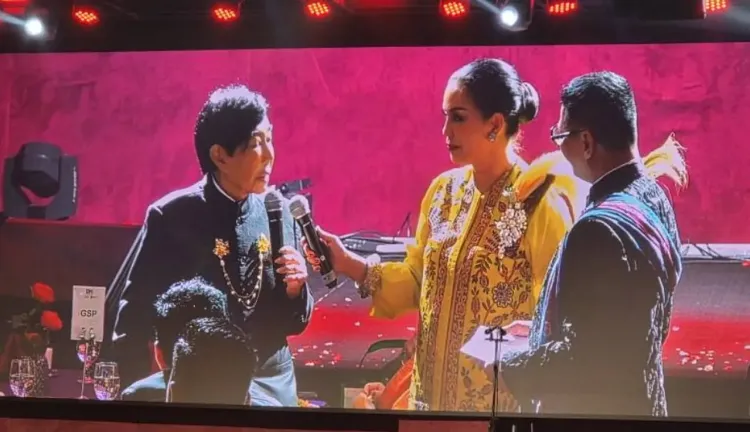 Pagelaran seni Untuk Indonesia yang diinisiasi Guruh Sukarno Putra