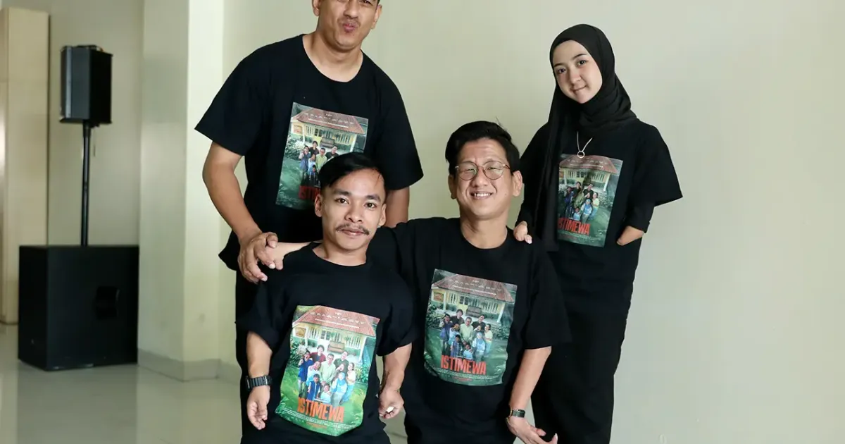 Para pemain film Istimewa