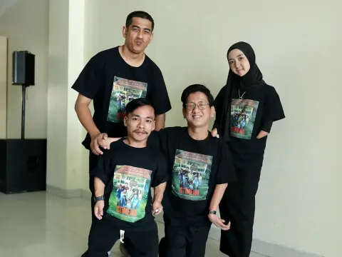 Para pemain film Istimewa
