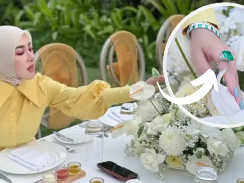 Perhiasan Syahrini