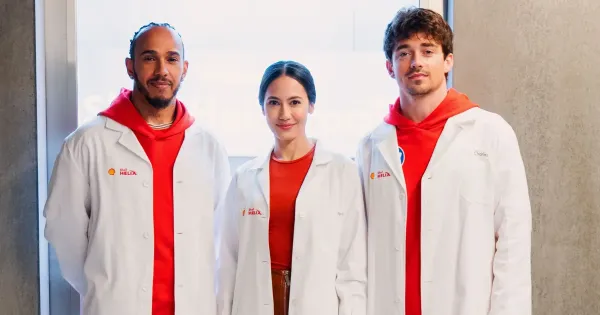 Pevita Pearce dan Lewis Hamilton dan Charles Leclerc Pevita Pearce dan Lewis Hamilton dan Charles Leclerc