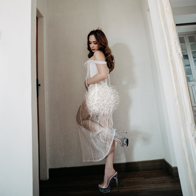 Putri Anne Putri Anne