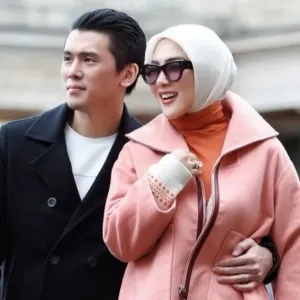 Reino Barack dan Syahrini