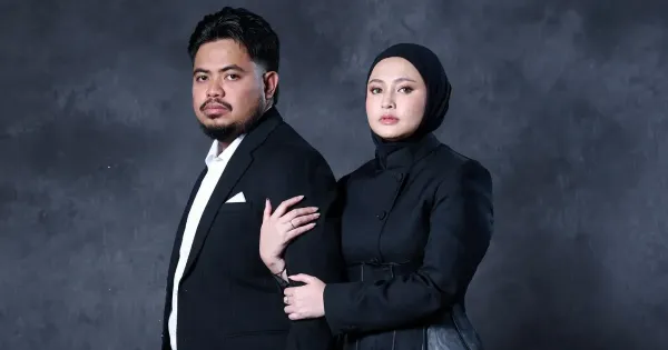 Rigen Rakelna dan Istri Rigen Rakelna dan Istri