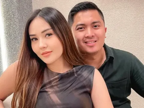 Sarah Gibson dan Diska Resha