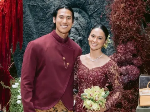 Sean Gelael dan Hana Malasan Lamaran