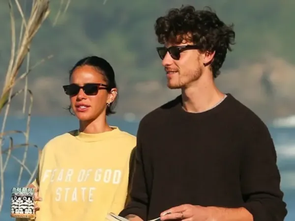 Shawn Mendes dan Bruna Marquezine (7)