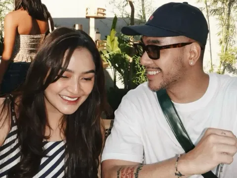 Siti Badriah dan Krisjiana Baharudin