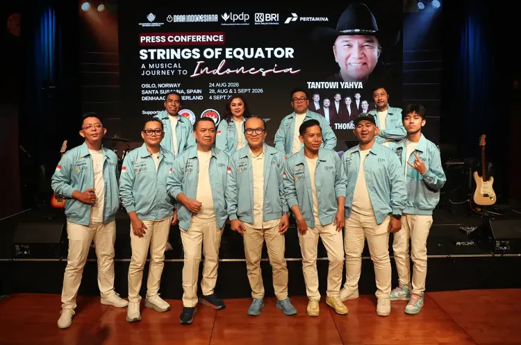 Tantowi Yahya bersama Thomshell Band Tantowi Yahya bersama Thomshell Band