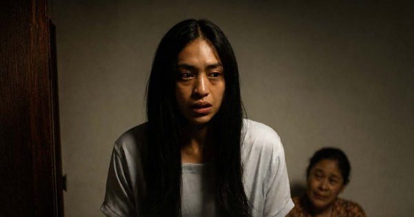 Taskya Namya sebagai Marni Taskya Namya sebagai Marni