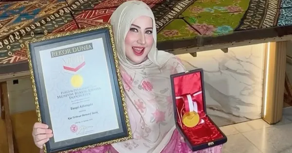 Tasyi athasyia rekor muri Tasyi athasyia rekor muri