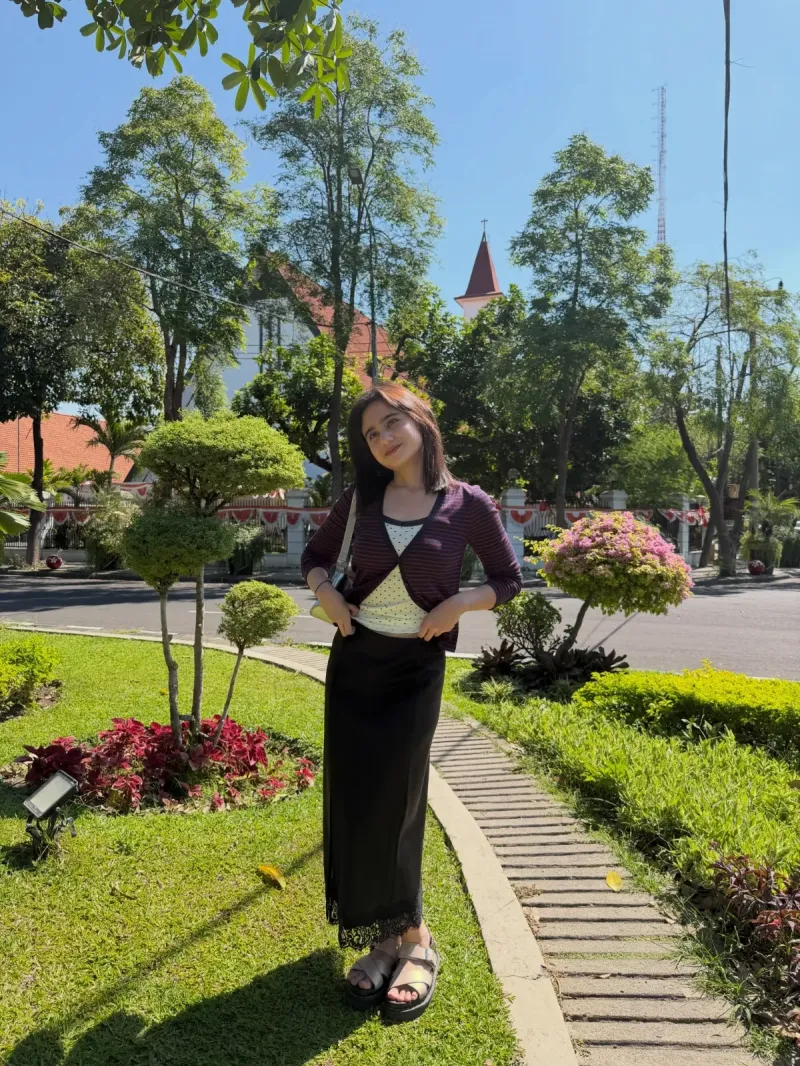 Tissa Biani Surabaya (2) Gaya kasual Tissa Biani saat liburan di Surabaya. Foto: Dok. Instagram @tissabiani