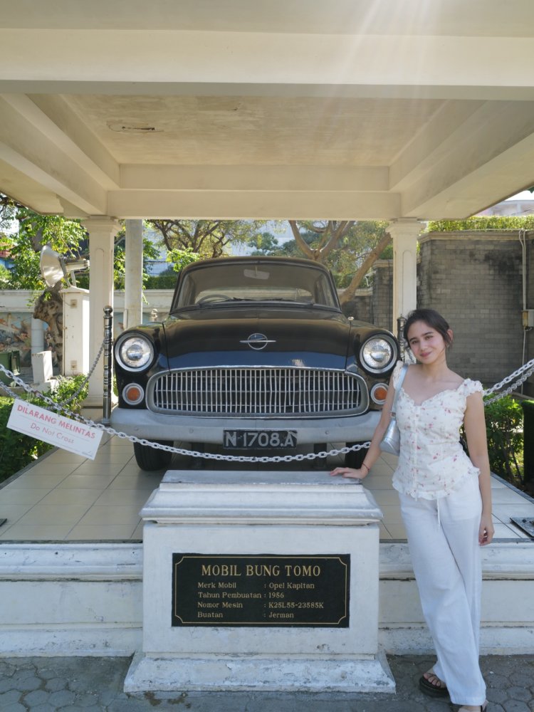 Tissa Biani Surabaya Tissa Biani di Museum 10 November. Foto: Dok. Instagram @tissabiani
