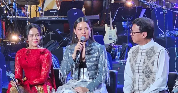 Yura Yunia dan Raisa dalam konferensi pers Hikayat Srikandi Nusantara Yura Yunia dan Raisa dalam konferensi pers Hikayat Srikandi Nusantara