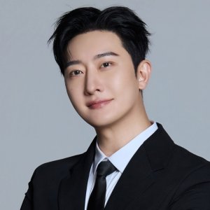 Zhoumi Ditunjuk Sebagai CEO di Perusahaan Bentukan SM Entertaiment dan Tencent