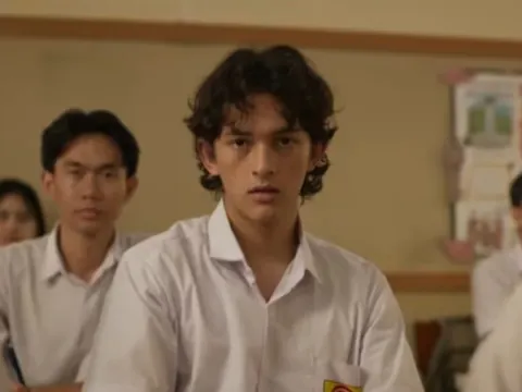 5 cm revolusi hati teaser trailer