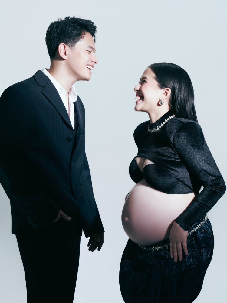 Adhisty Zara Maternity Shoot (3) Adhisty Zara dan Tsaqib berpose manis. Foto: Dok. Instagram @zaraadhsty