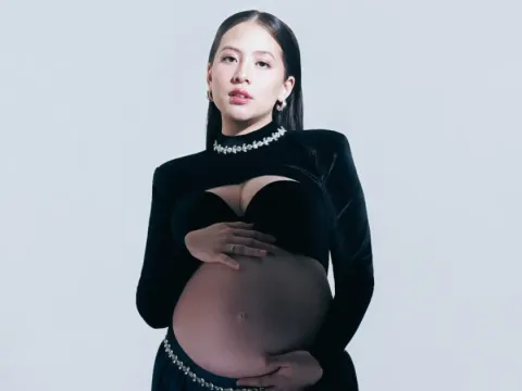Adhisty Zara Maternity Shoot