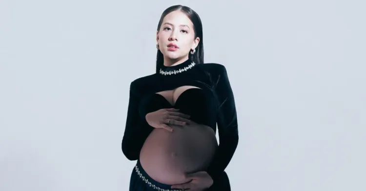 Adhisty Zara Maternity Shoot