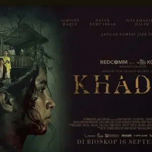 Aghniny Haque di poster film Khadam