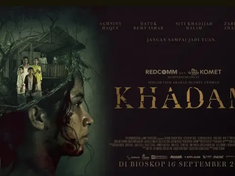 Aghniny Haque di poster film Khadam
