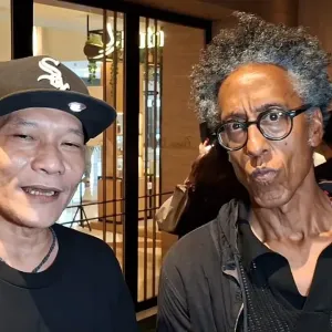 Andre Royo bersama musisi dan aktor Iwa K usai nonton film Suanggi