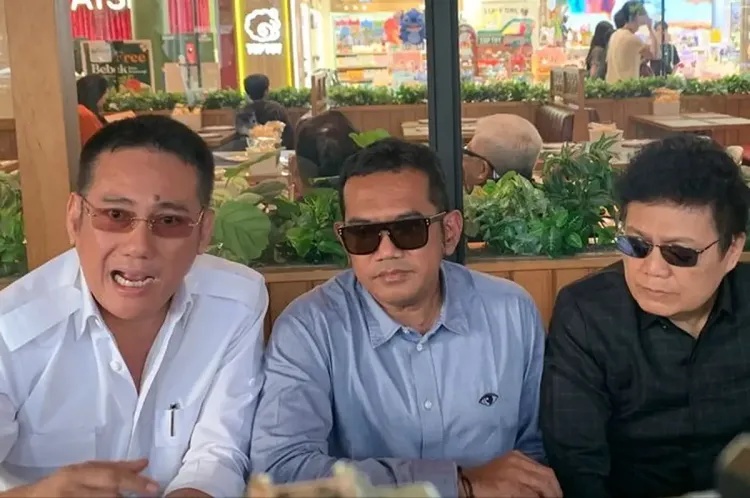 Aristya Agung Setiawan alias Aris didampingi kuasa hukum