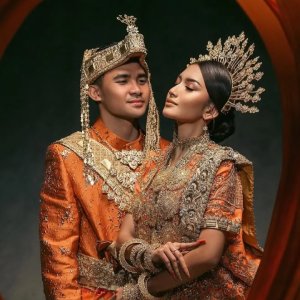 Asnawi Mangkualam dan Yuriska Patricia