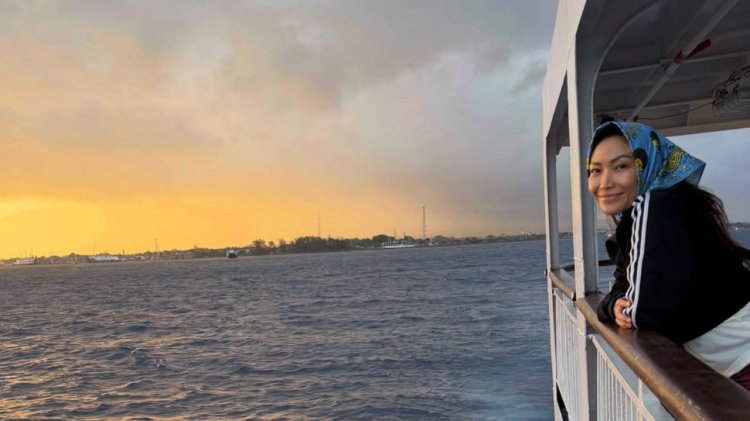 Ayu Dewi Pulang dari Bangkok Terdampak Erupsi Anak Krakatau