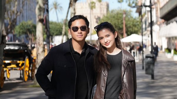 Azriel Hermansyah dan Sarah Menzel