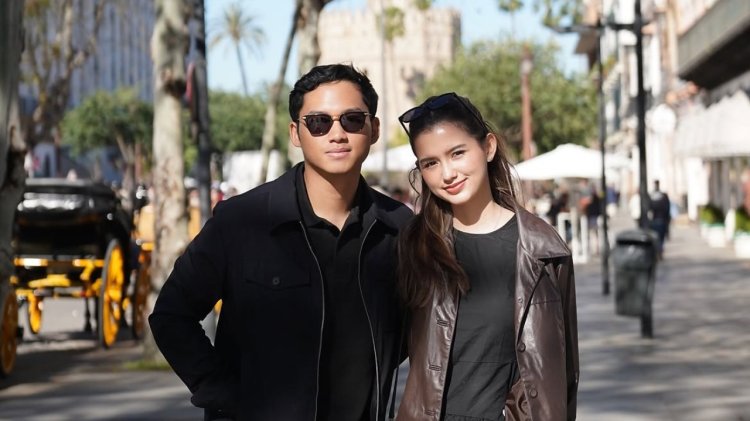Azriel Hermansyah dan Sarah Menzel