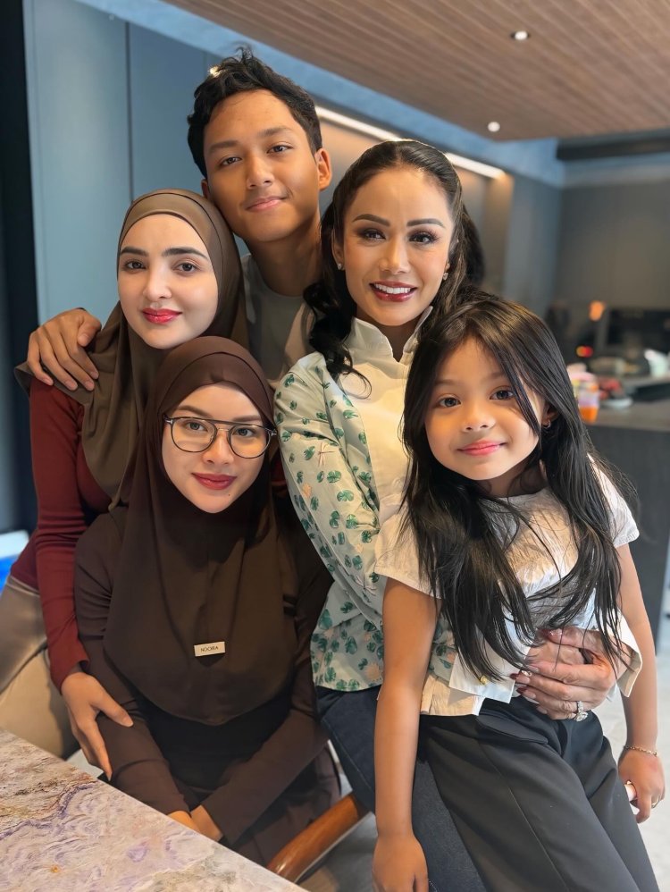 azriel hermansyah krisdayanti Krisdayanti bersama Ashanty, Azriel, Aurel, dan Ameena (Foto: Instagram/krisdayantilemos)