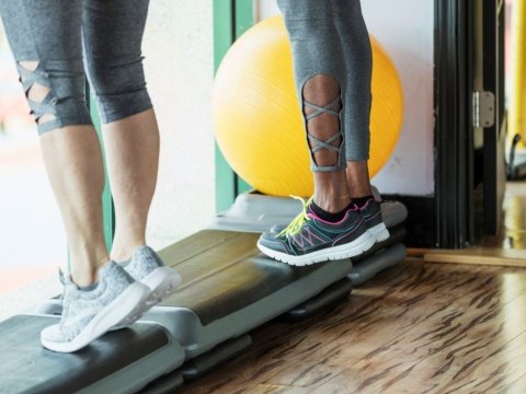 Bukan Cuma Bikin Betis Kuat, Ini 5 Manfaat Calf Raise yang Harus Tahu