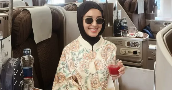 Claudia andhara umrah Claudia andhara umrah