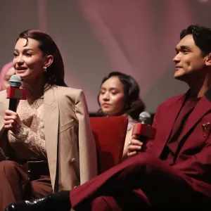 Enzy Storia bersama Afgan di Gala Premiere Agensi Rumah Tangga