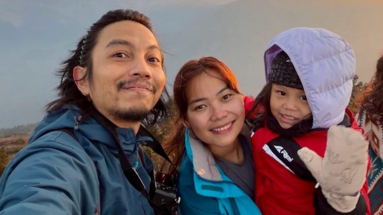 Fiersa Besari dan keluarga